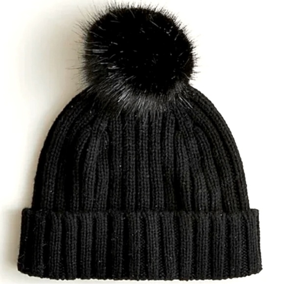 New with tags J.Crew Ribbed pom-pom beanie Black. 🍁❄️